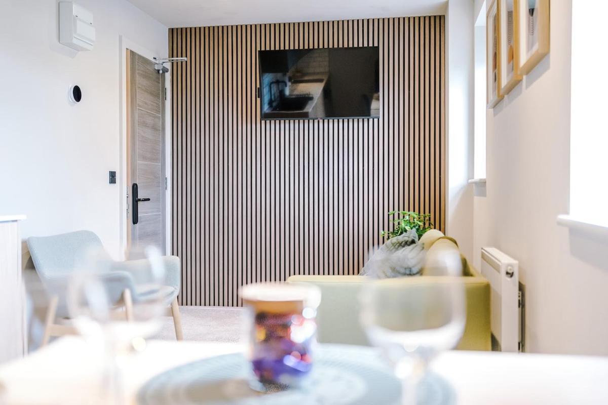 Modern Amenities And Luxury Finishes Llandudno