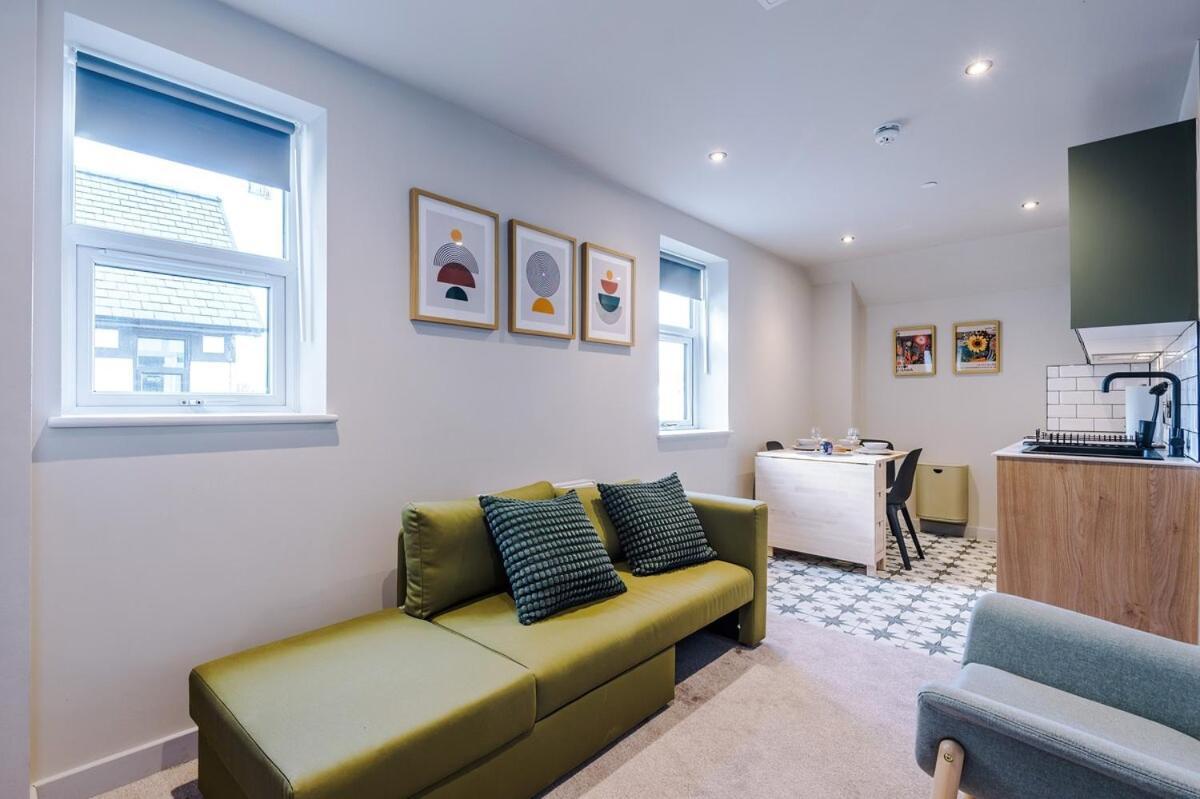 Modern Amenities And Luxury Finishes *