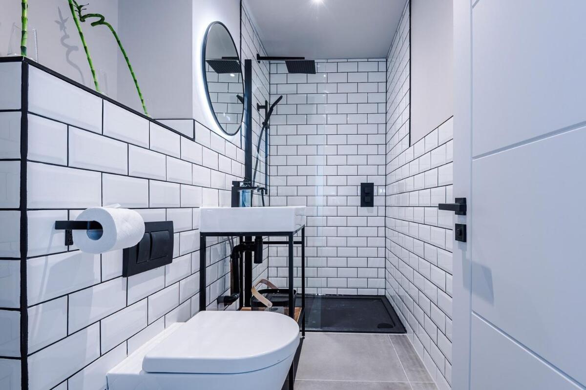 Modern Amenities And Luxury Finishes Llandudno