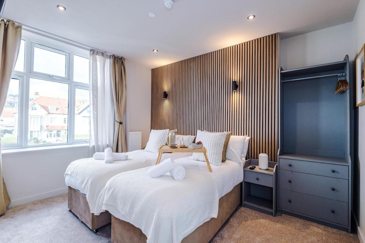 Apartment Modern Amenities And Luxury Finishes Llandudno